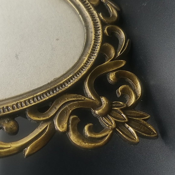 Vintage Ornate Heavy Brass Oval Picture Photo Frame - Picture 7 of 11